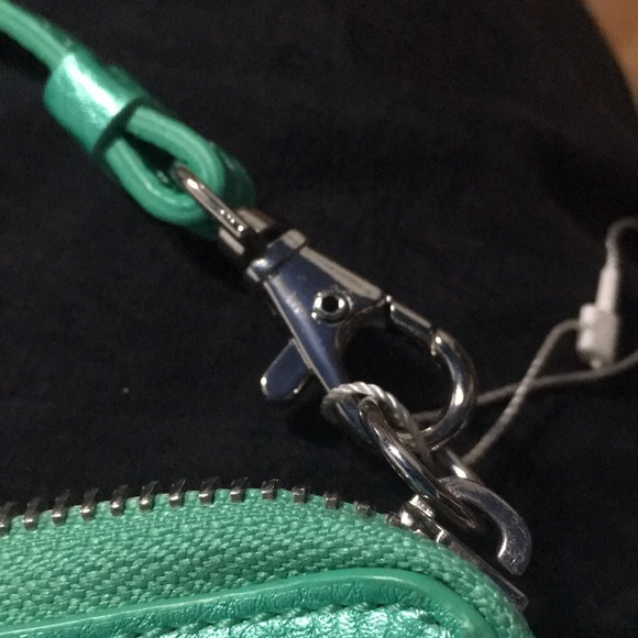 NY&Co Wristlet - Picture 2 of 5